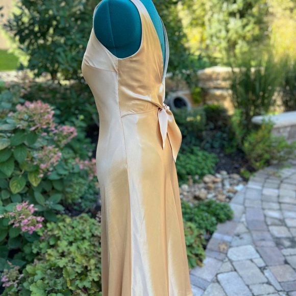 Gorgeous vintage evening dress, size 10 (more like a 6-8) - Picture 5 of 10